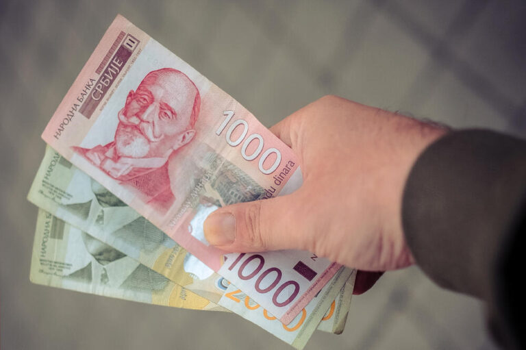 Просечна плата у априлу у општини Сечањ 79.054 динара