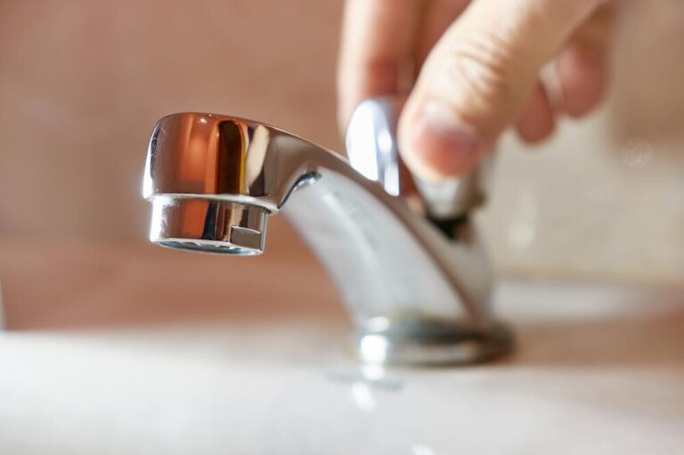 Сутјеска: Да ли је неисправна вода за пиће?