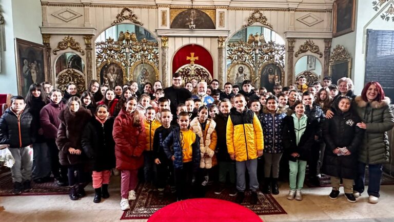 Причешће ученика ОШ „Стеван Алексић“ у Храму Светог Николаја у Јаши Томићу